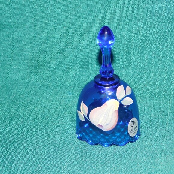 Signed Fenton glass blue bell mint condition with sticker - Picture 2 of 8